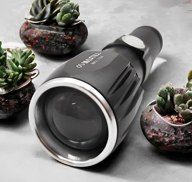 Lanterna Tática Led de Alta Potência Modelo MAX-7104